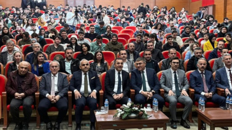 Mehmet Akif Ersoy Üniversitesi’nde  Yapay Zeka Okuryazarlığı Zorunlu Olacak