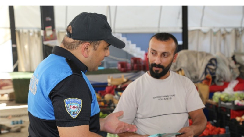 Emniyet Ekiplerinden Karamanlı’lı Vatandaşlara Bilgilendirme Faaliyeti