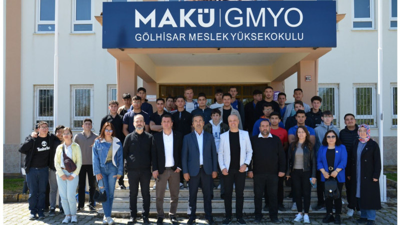 Liseli Öğrencilerden Yüksekokul Ziyareti