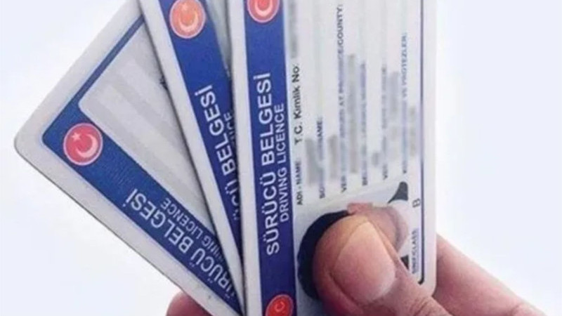 Eski tip ehliyetler için süre uzatıldı