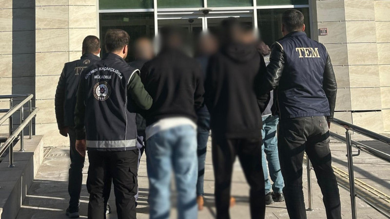 Gölhisar’da Kaçakçılık Operasyonu: 17 Yabancı Uyruklu Yakalandı