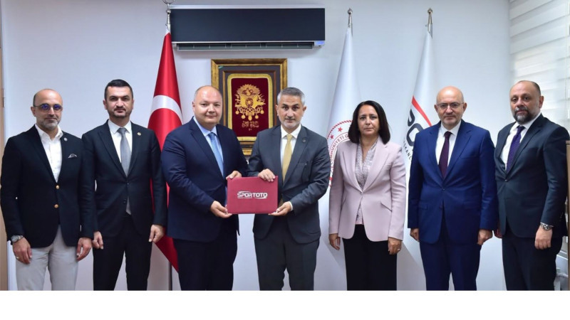 11 Halı Saha, 2 Kapalı Halı Saha ve Yeni Spor Salonları Geliyor