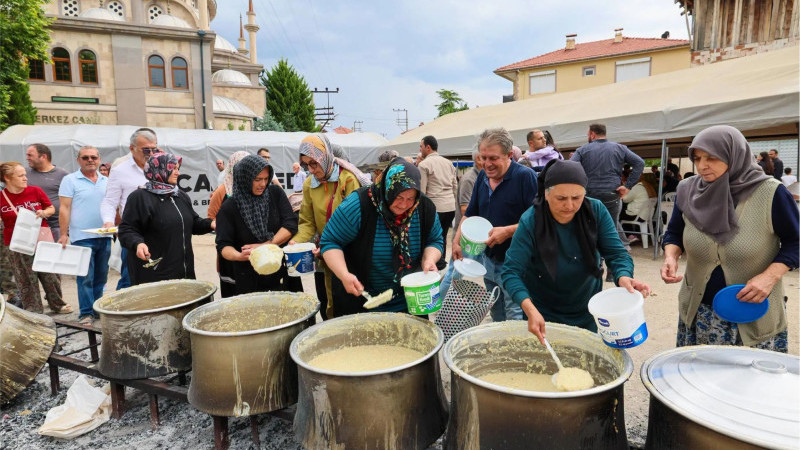 Yusufça’da Geleneksel Aşure Etkinliği’nde Birlik ve Beraberlik Buluşması
